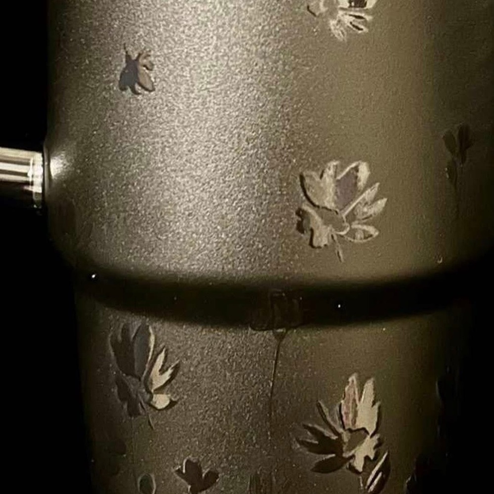 Black Quencher Tumbler Floral Engraved Handle Cup 40oz Style Gift New - Picture 4 of 7